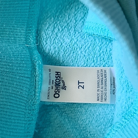 10 for $25 - OshKosh B'gosh Girls 2T Green Shorts - Picture 2 of 2